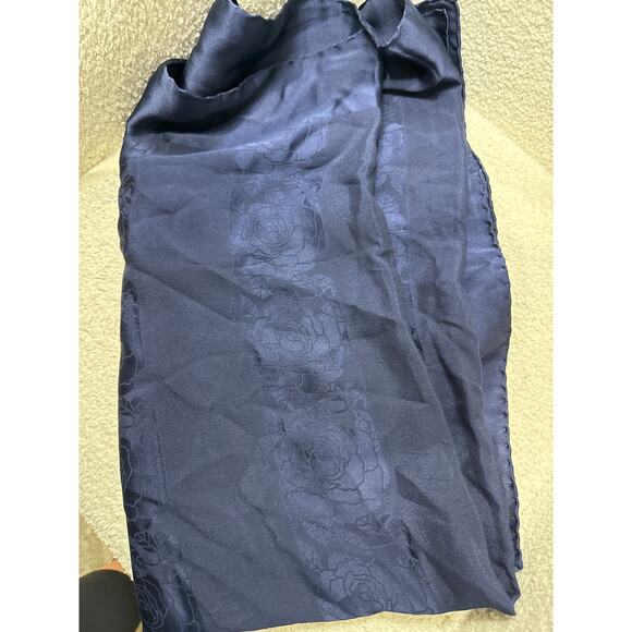 Chanel Black Silk Camellia Scarf Wrap - Authentic Designer Luxury - Picture 2 of 6